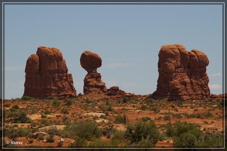 USA 2007 Tag17 081.jpg - Balanced Rock